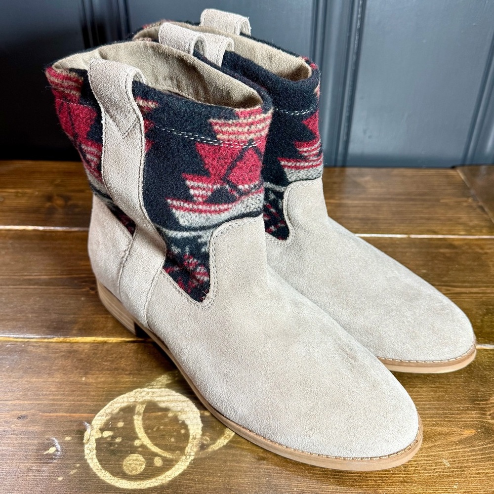 TOMS Laurel Desert Taupe Suede/Tribal Wool Boots Womens Size 8.5 New Without Box